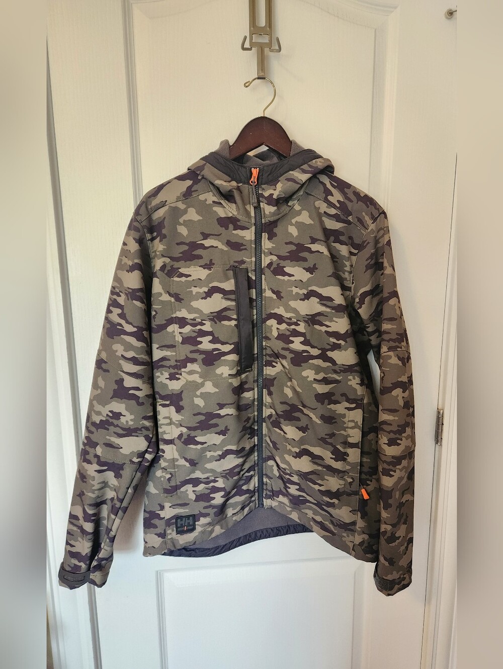 Men's Camo Helly Hansen Work Wear Jacket Size Large